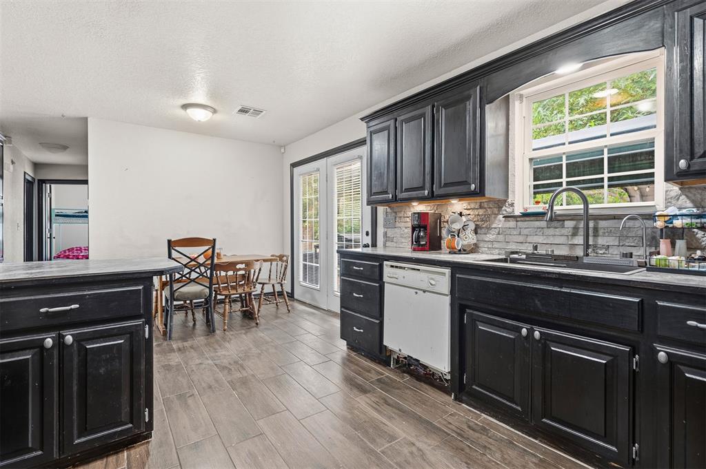 802 S Clayton Avenue Property Photo 14