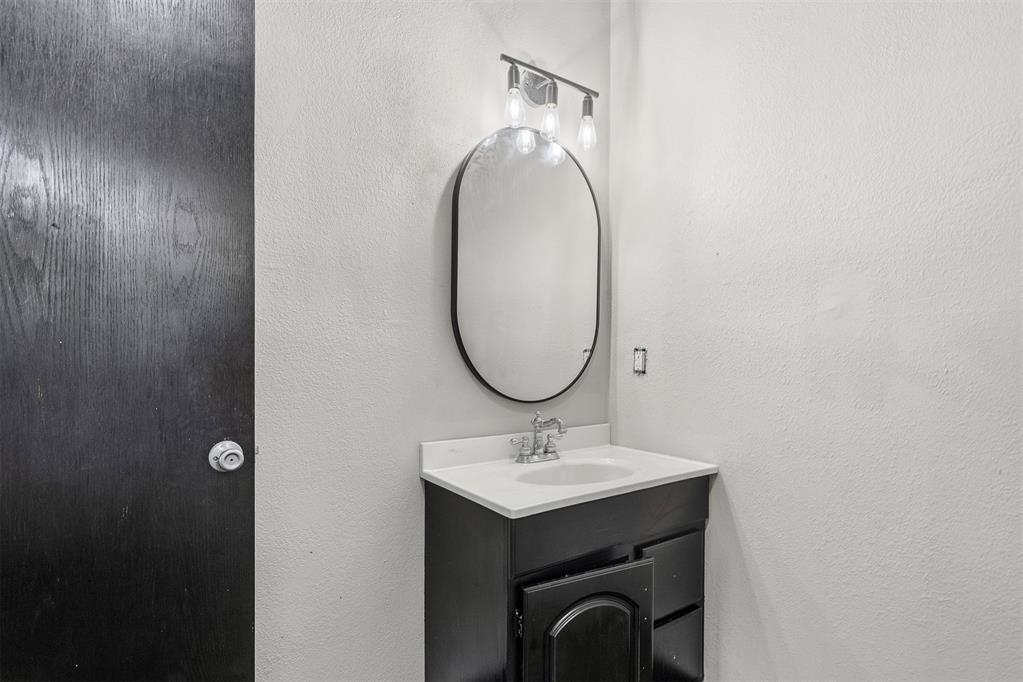 802 S Clayton Avenue Property Photo 29