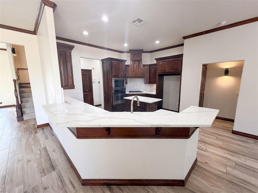1017 W Camellia Way Property Photo 2