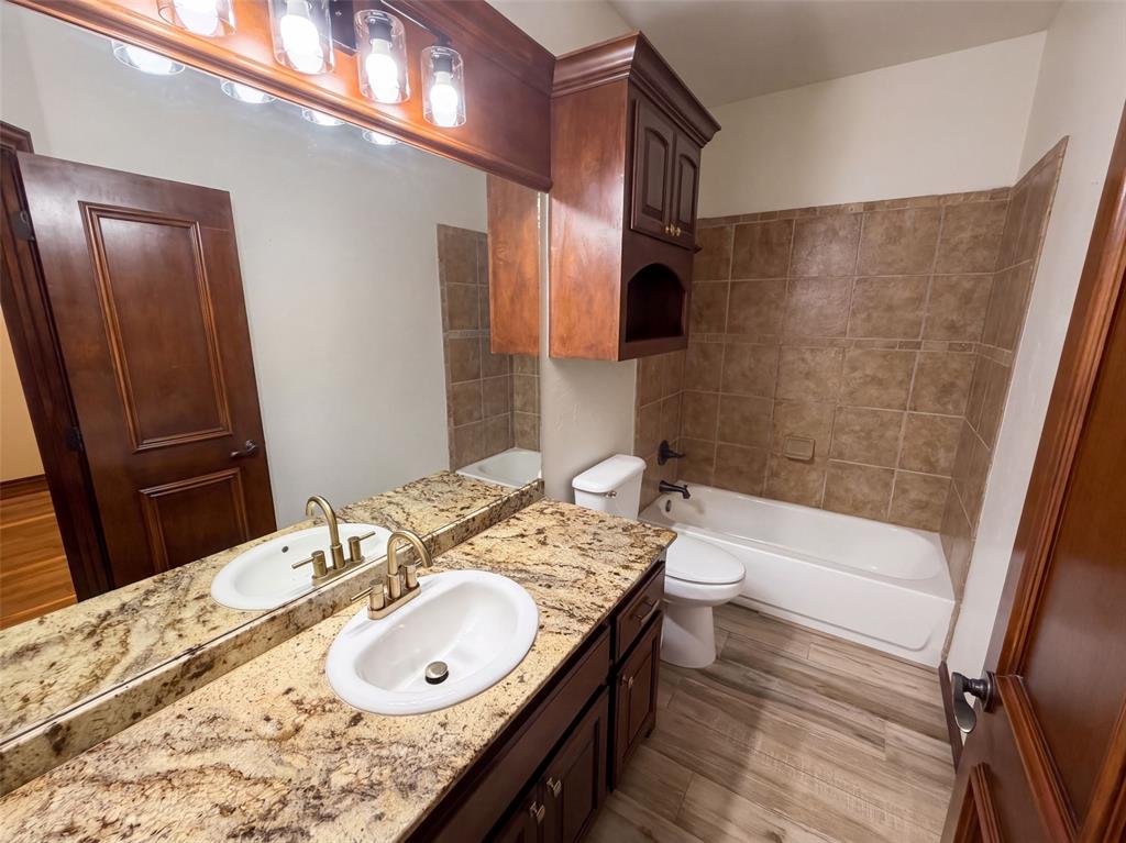 1017 W Camellia Way Property Photo 10
