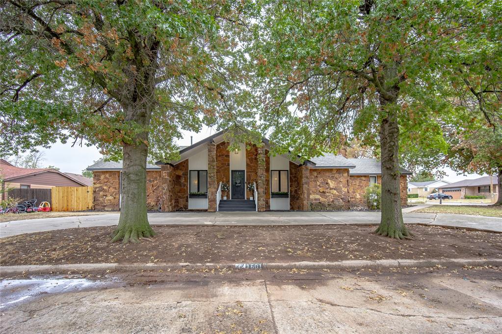 1501 W Hickory Street Property Photo 1