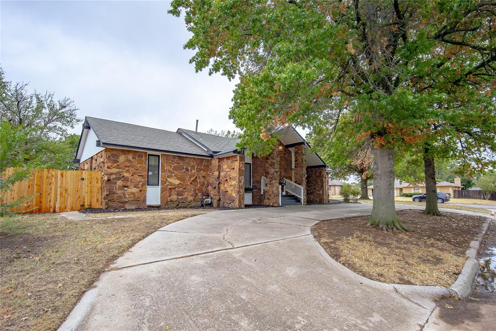 1501 W Hickory Street Property Photo 2
