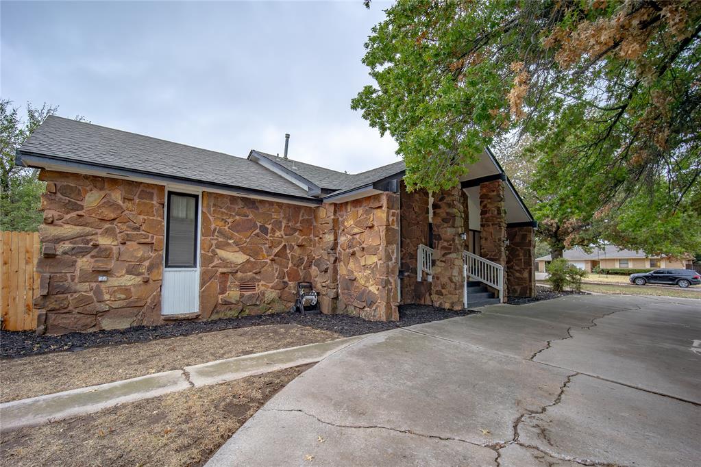 1501 W Hickory Street Property Photo 4