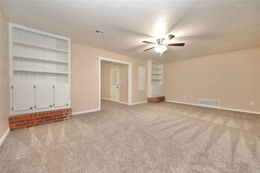 107 Glenwood Drive Property Photo 3