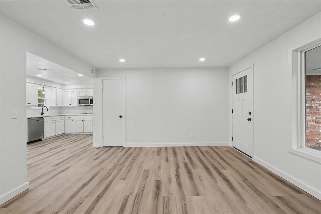 3108 Simmons Drive Property Photo 6