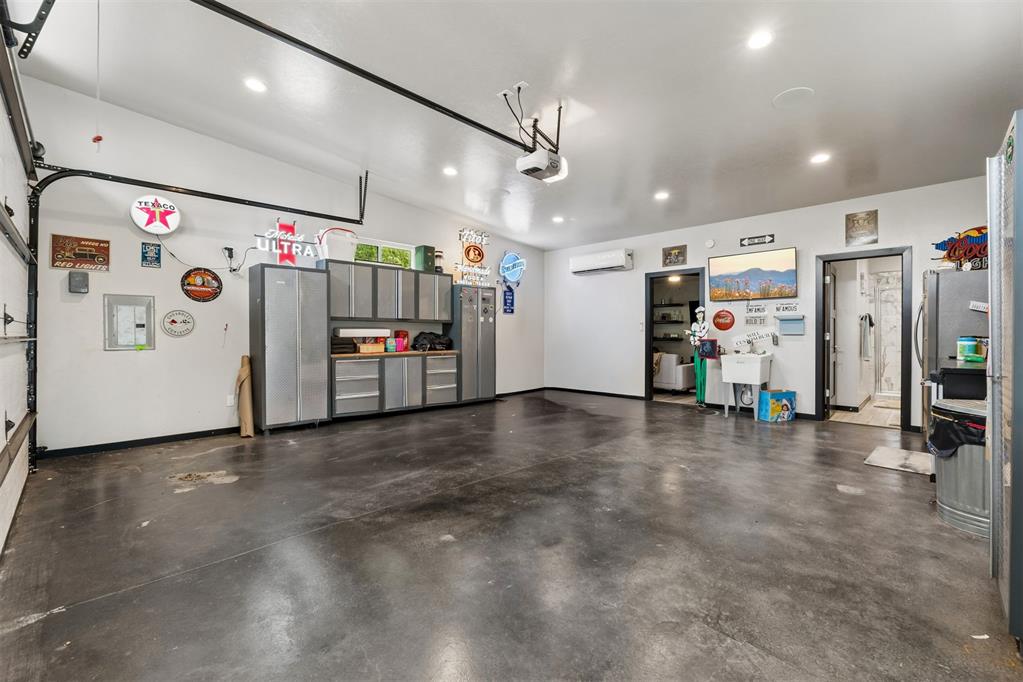 2824 Guilford Lane Property Photo 45