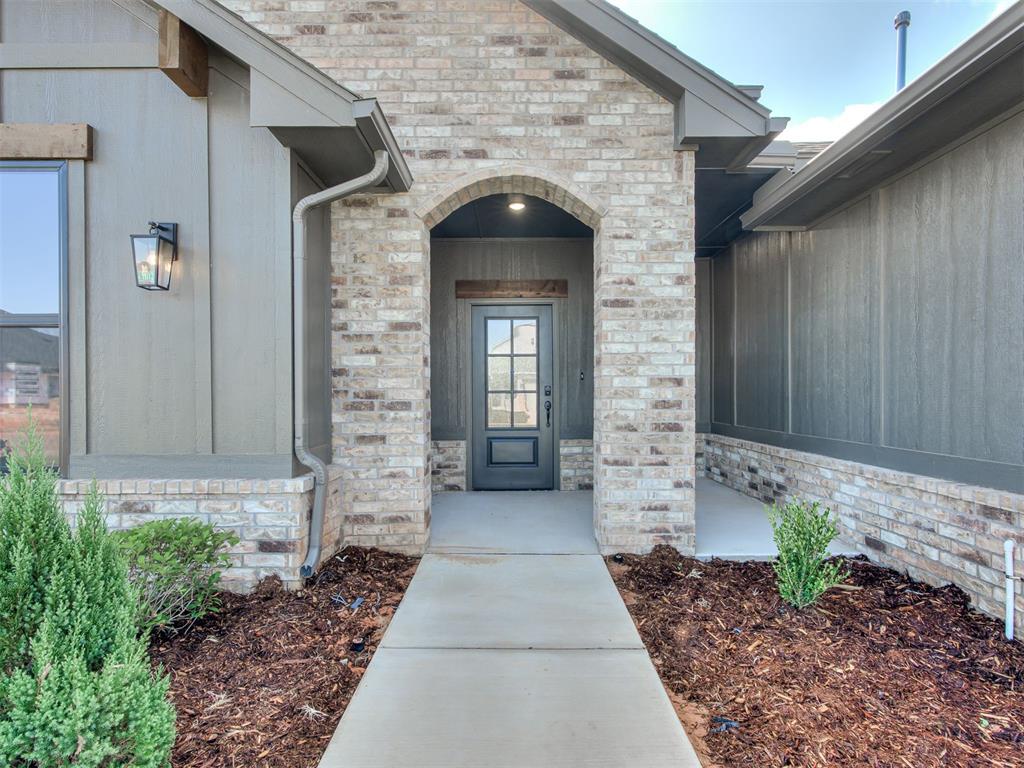 4900 Vine Cliff Road Property Photo 2