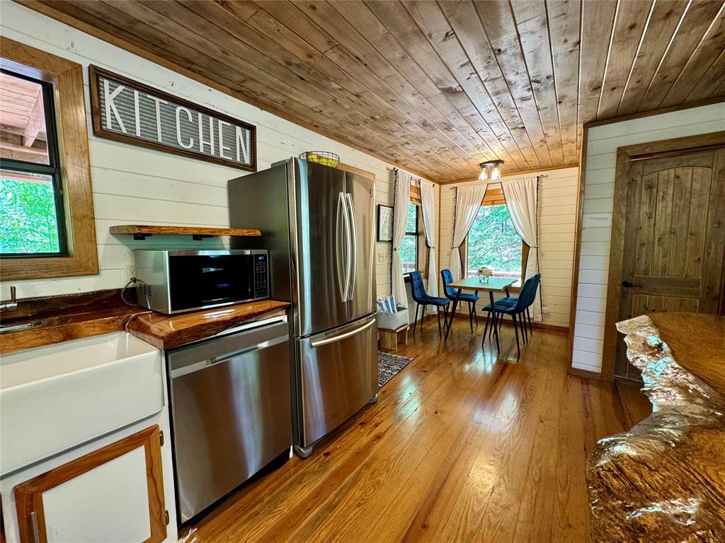 453 Deer Creek Trail Property Photo 31