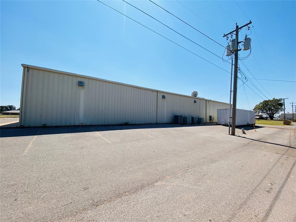 2821 W 3rd Street Property Photo 4