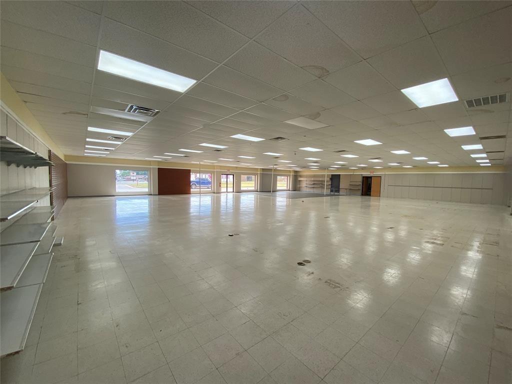 2821 W 3rd Street Property Photo 5