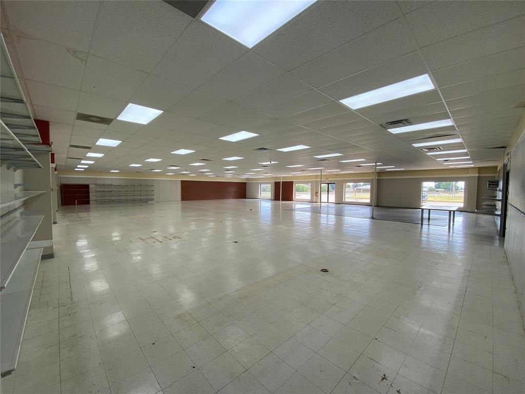 2821 W 3rd Street Property Photo 6