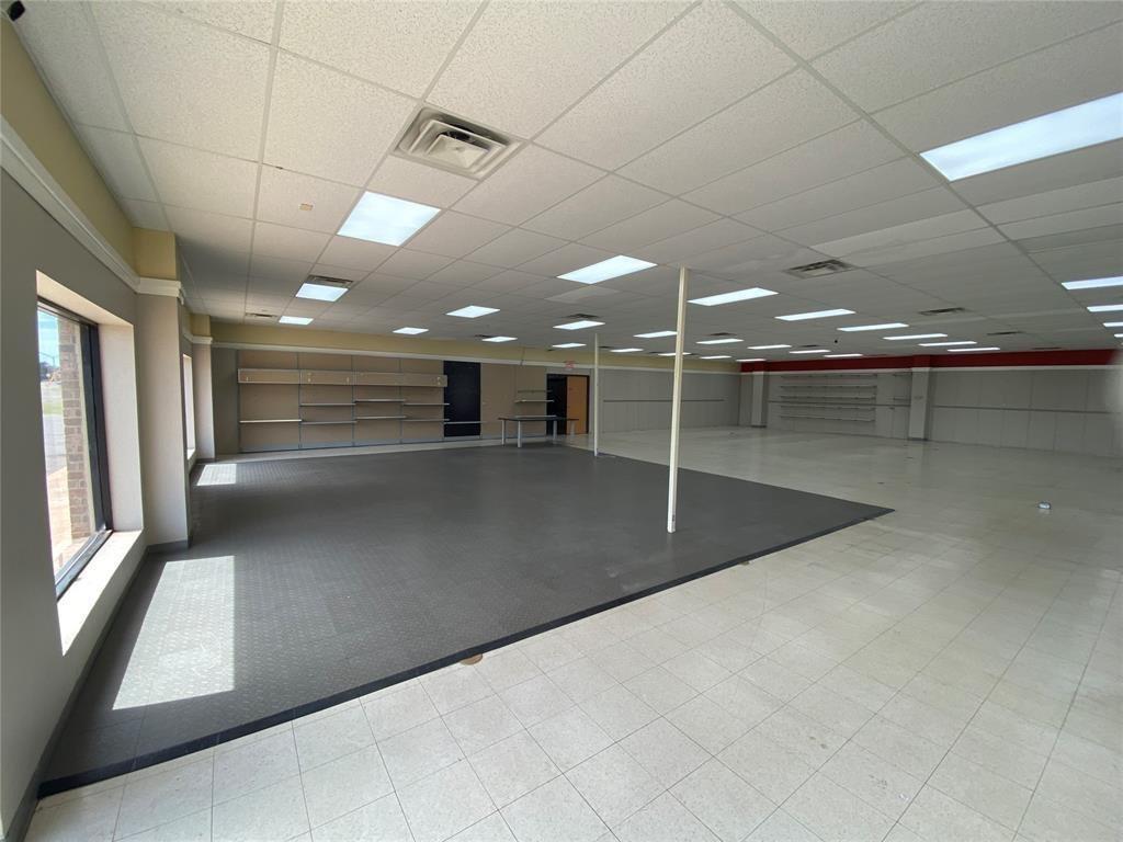 2821 W 3rd Street Property Photo 7
