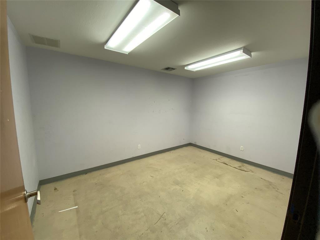 2821 W 3rd Street Property Photo 10