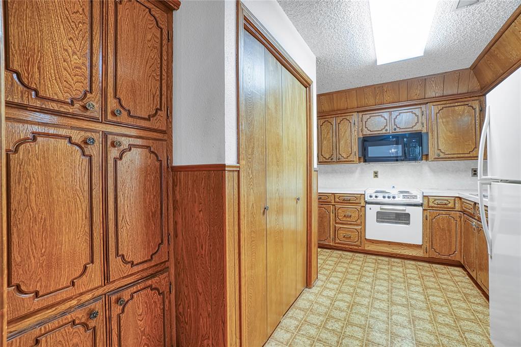 1909 N Flamingo Lane Property Photo 13