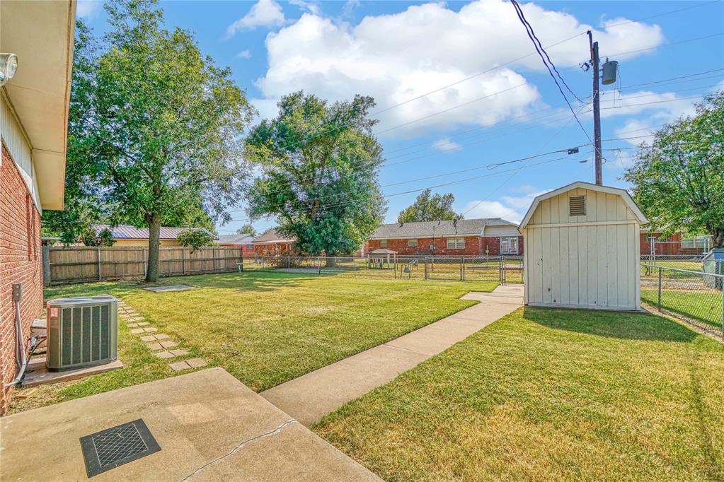 1909 N Flamingo Lane Property Photo 33