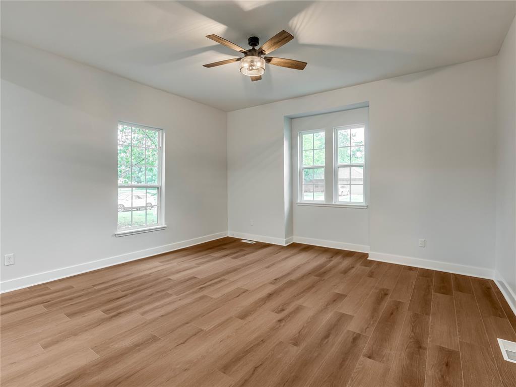 517 E Perkins Avenue Property Photo 4