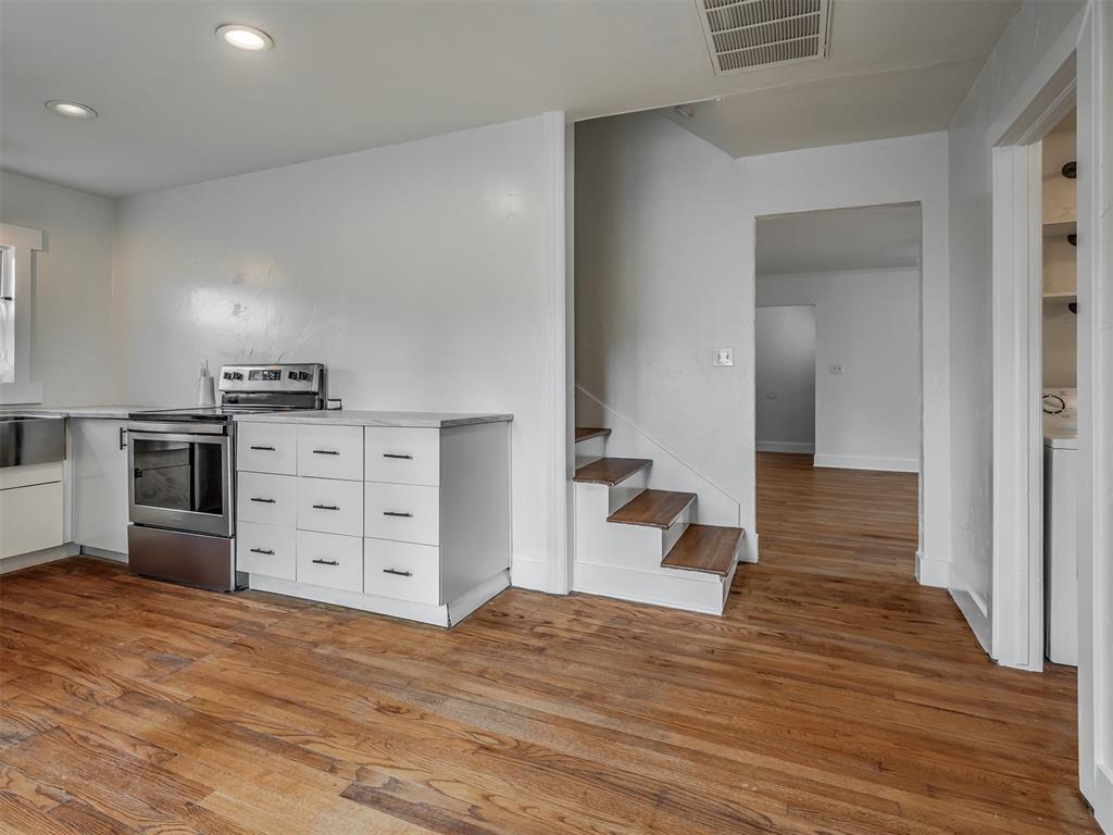 2440 Nw 36th Street Property Photo 8