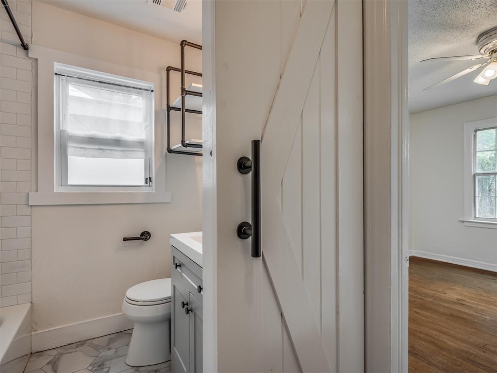 2440 Nw 36th Street Property Photo 19