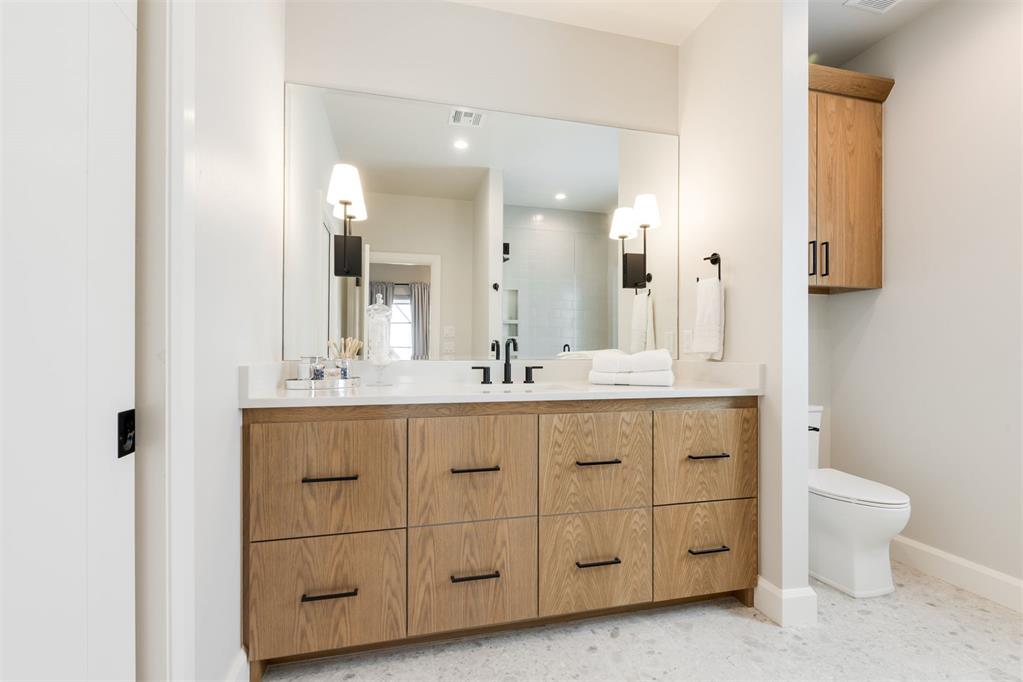 15628 Woodleaf Lane Property Photo 36