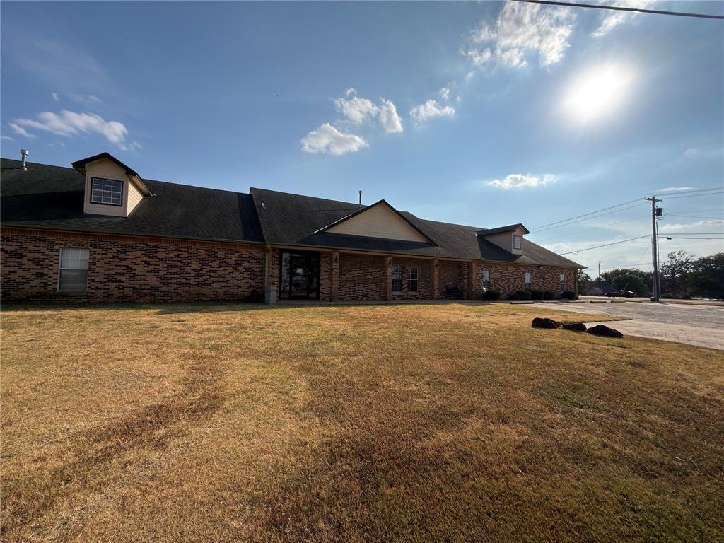 2000 S Douglas Boulevard Property Photo 4