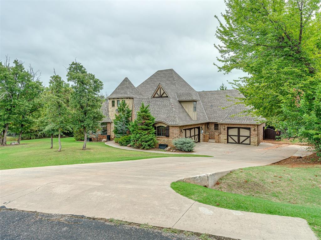 6702 Stone Hill Drive Property Photo 6