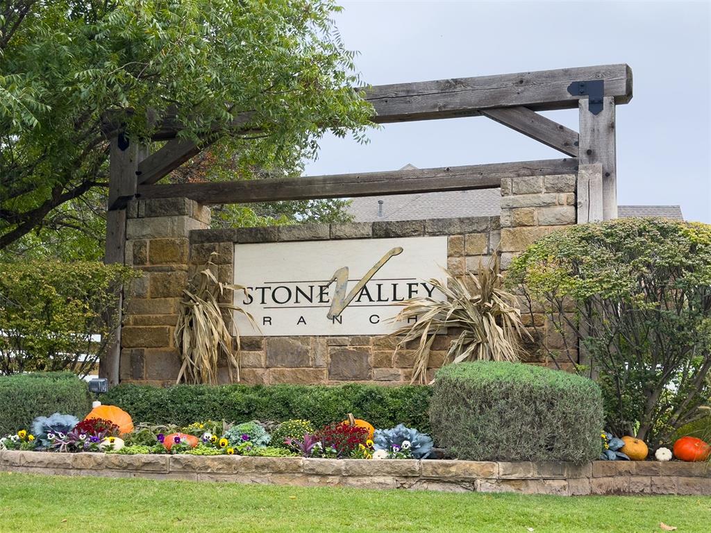 6702 Stone Hill Drive Property Photo 38