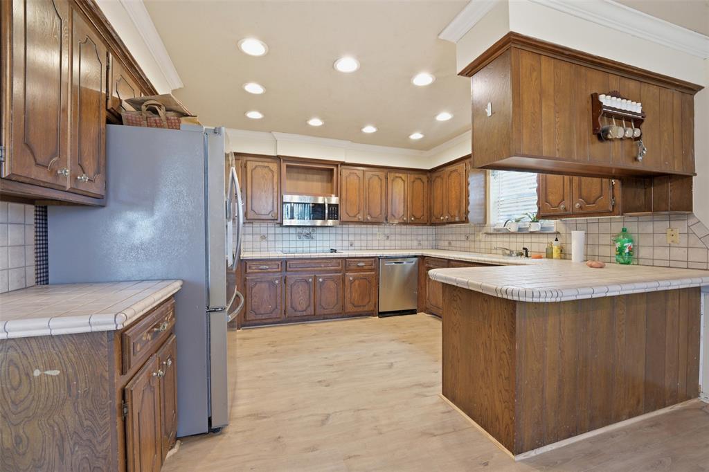 103 E Lakeview Court Property Photo 6