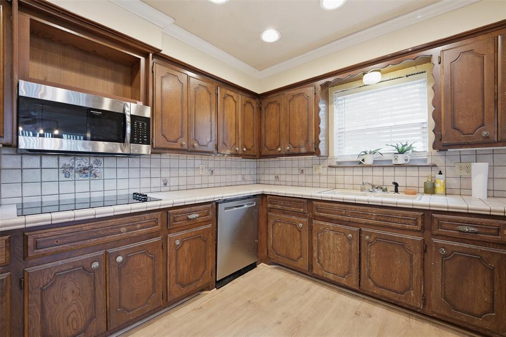 103 E Lakeview Court Property Photo 7