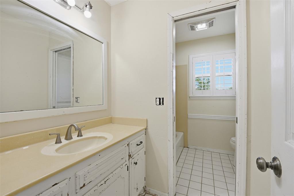 103 E Lakeview Court Property Photo 10