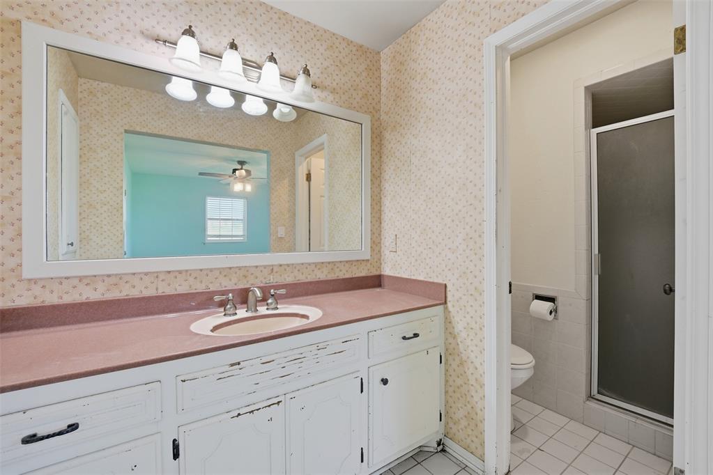 103 E Lakeview Court Property Photo 16