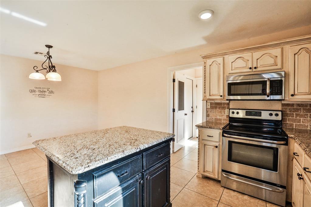 10016 Kingsgate Drive Property Photo 13