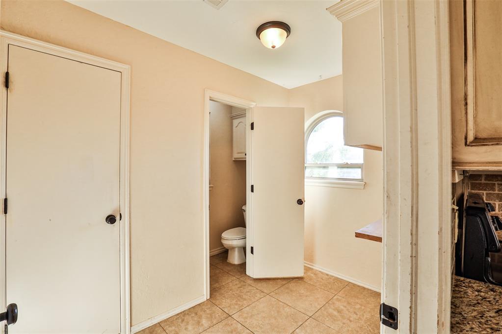 10016 Kingsgate Drive Property Photo 14