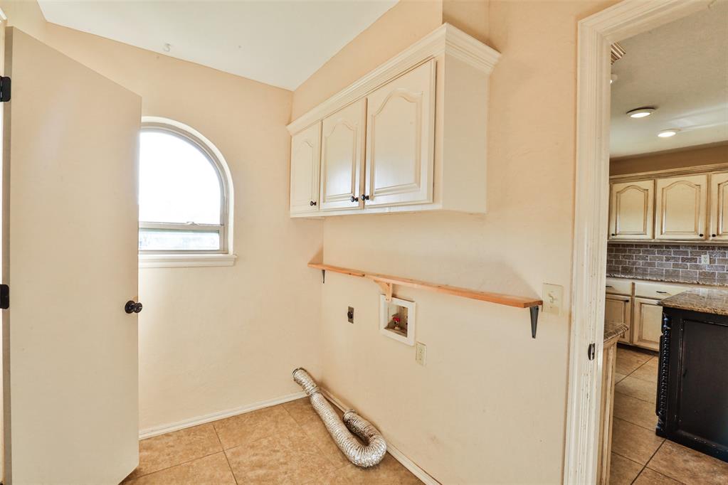 10016 Kingsgate Drive Property Photo 15