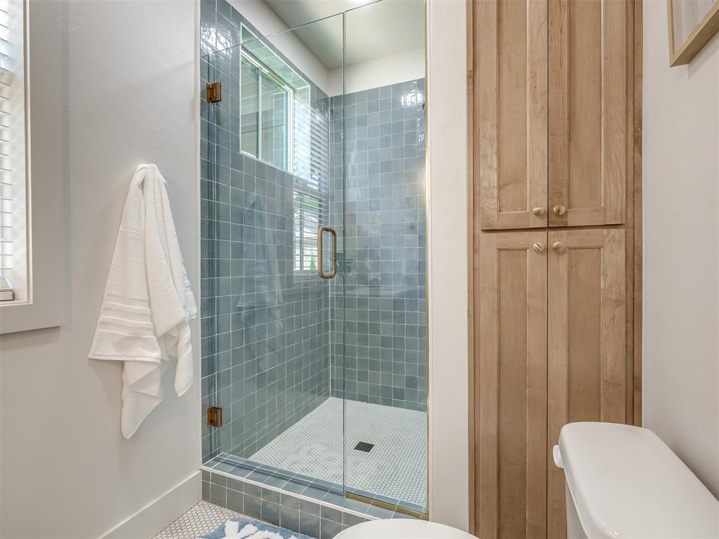 18252 Willowbrooke Court Property Photo 12