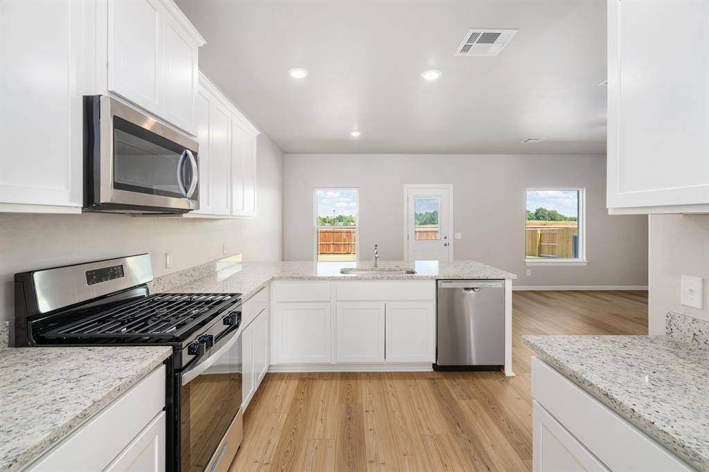 637 Sunny Street Property Photo 2