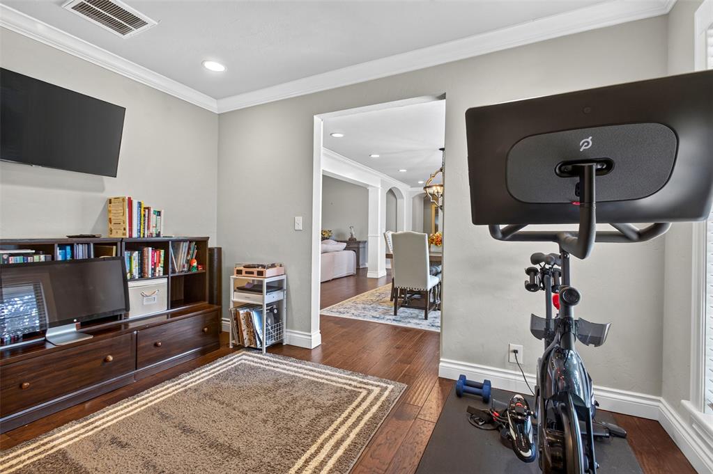 3041 Charing Cross Property Photo 8