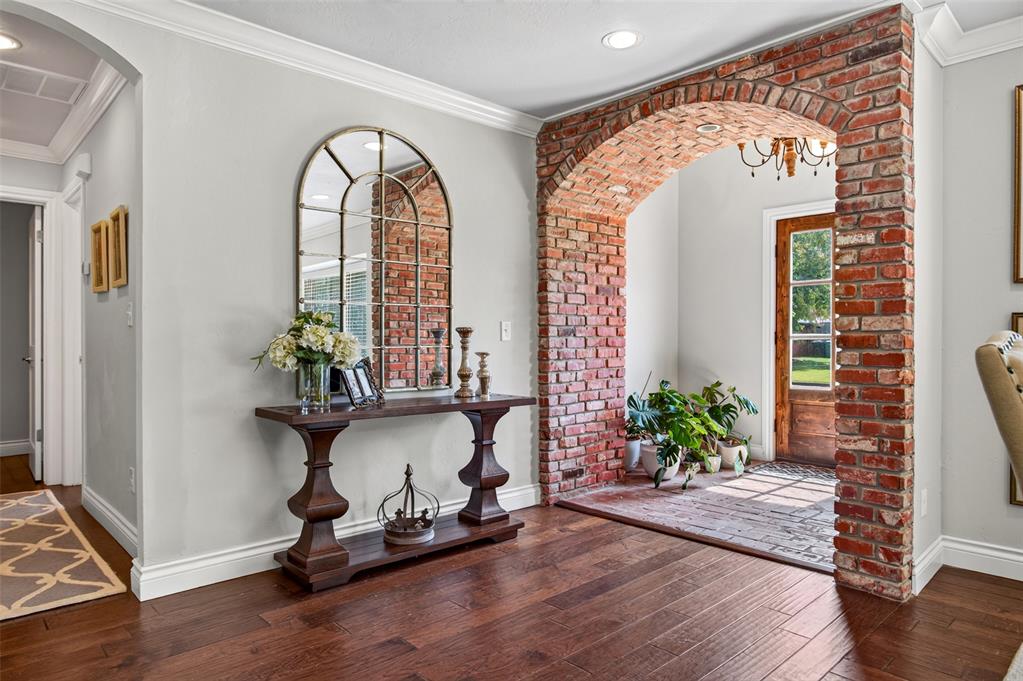 3041 Charing Cross Property Photo 17
