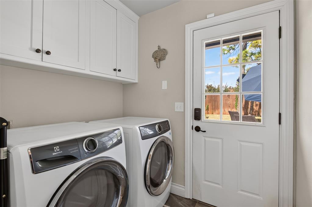 3041 Charing Cross Property Photo 29
