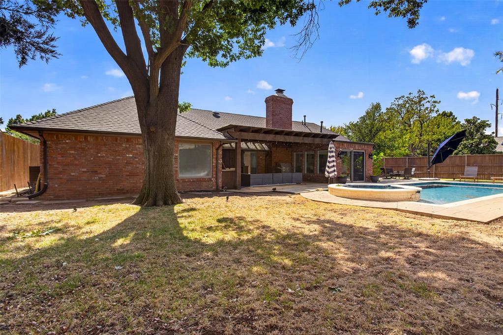 3041 Charing Cross Property Photo 32