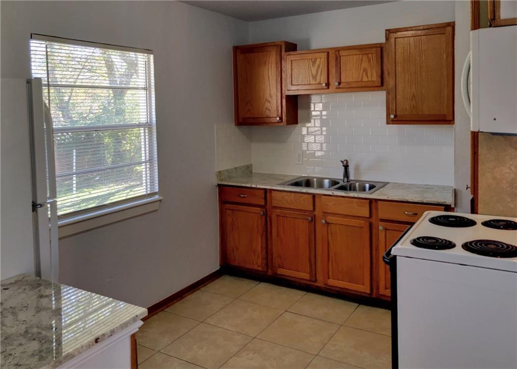 812 N Midwest Boulevard Property Photo 10