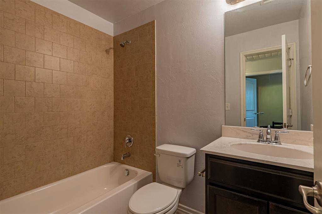 7345 Nw 148th Street Property Photo 32