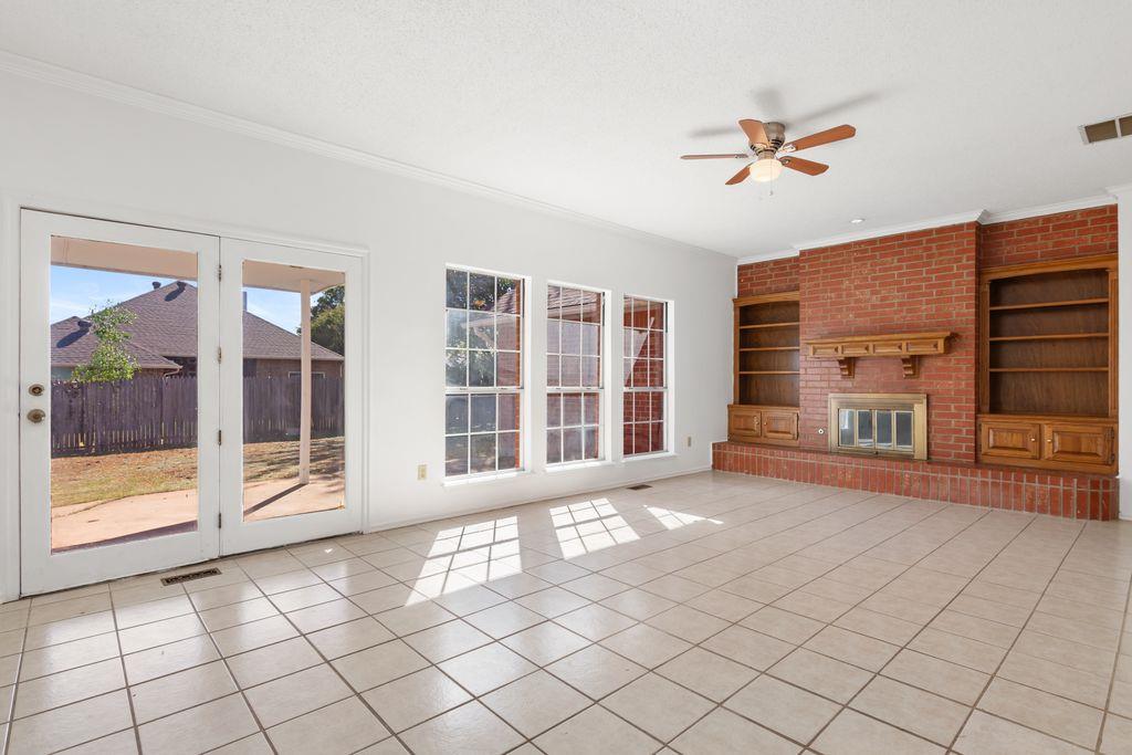 6816 Nw 131st Street Property Photo 4
