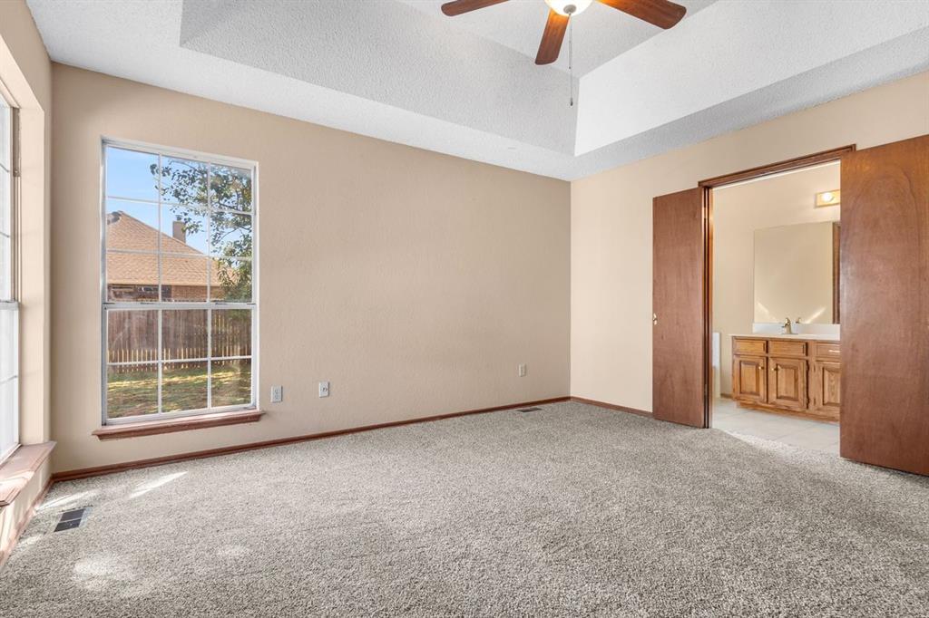 6816 Nw 131st Street Property Photo 9