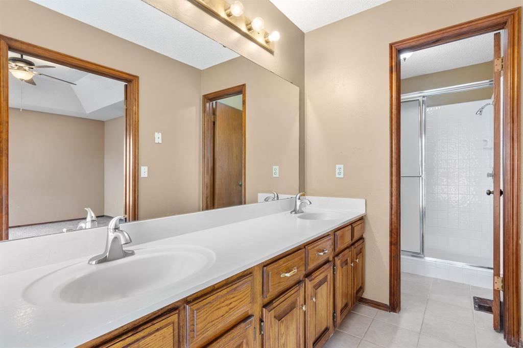 6816 Nw 131st Street Property Photo 10