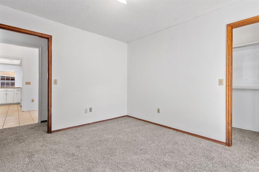 6816 Nw 131st Street Property Photo 14