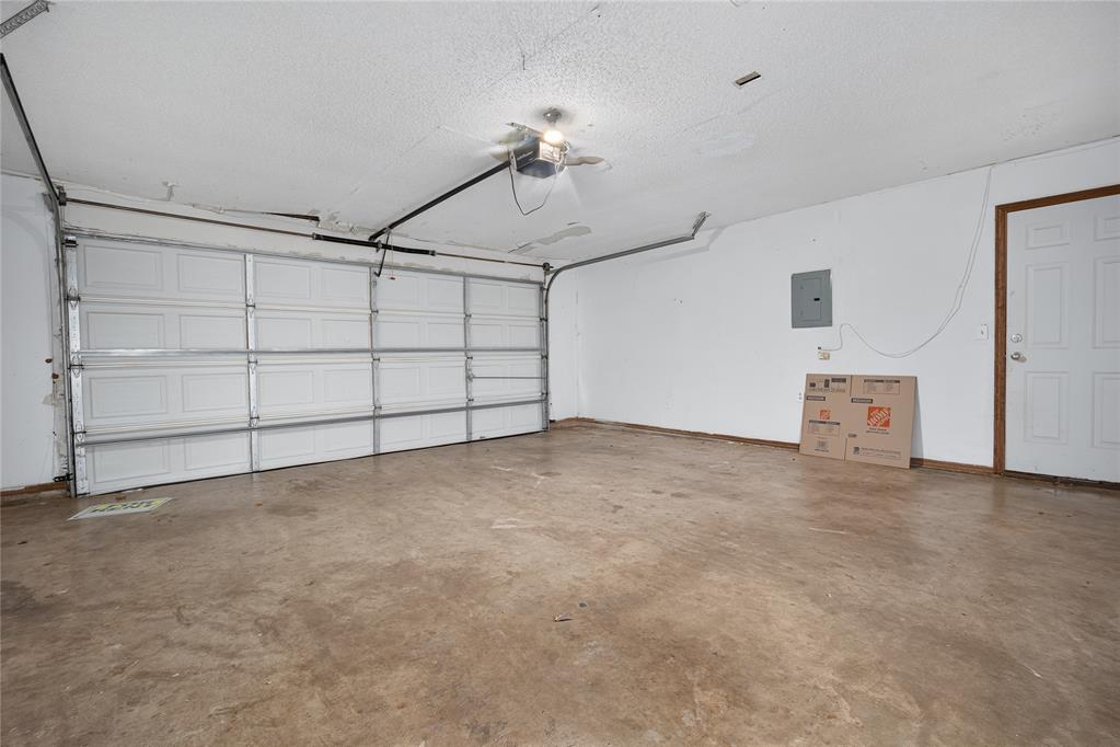 2805 Glen Oaks Drive 2807 Property Photo 11