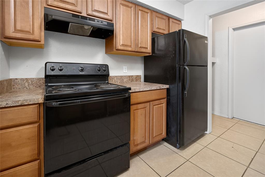 2805 Glen Oaks Drive 2807 Property Photo 13