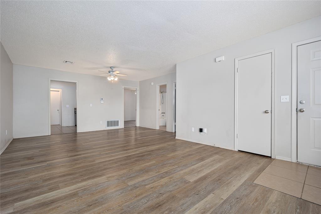2805 Glen Oaks Drive 2807 Property Photo 18