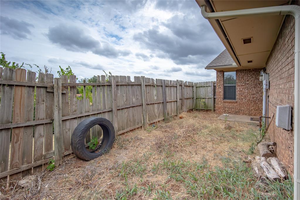 2805 Glen Oaks Drive 2807 Property Photo 21