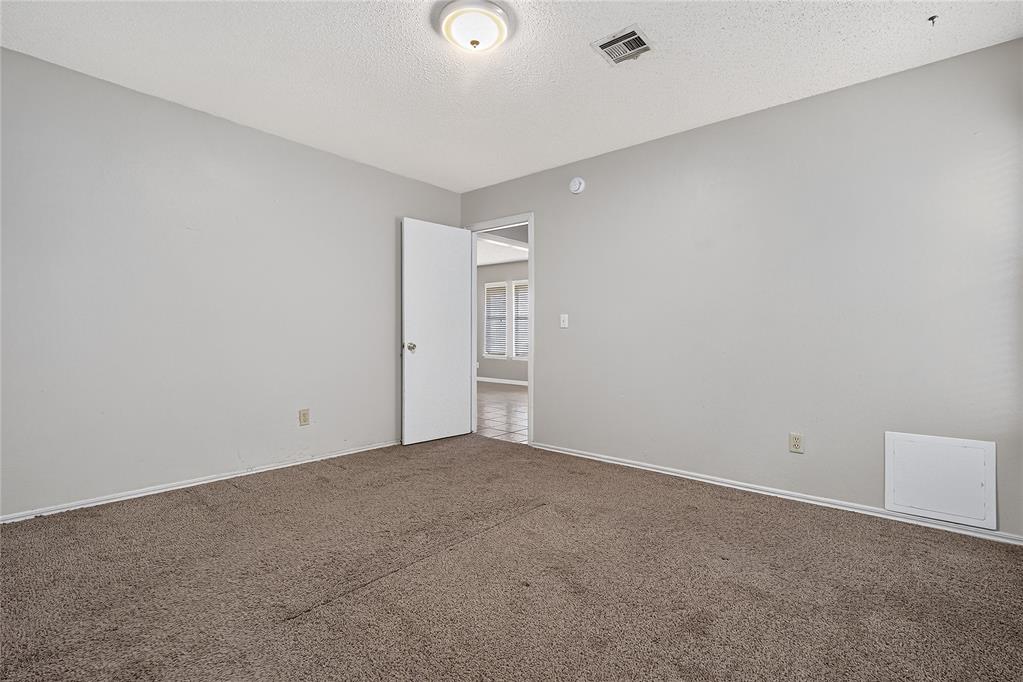 2805 Glen Oaks Drive 2807 Property Photo 24